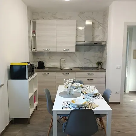 1 Apartment *