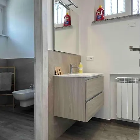 1 Apartment *