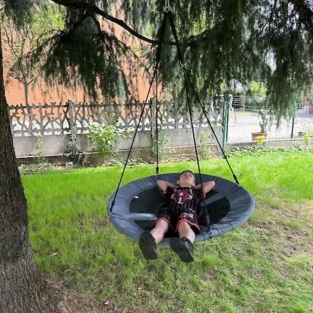 1 شقة